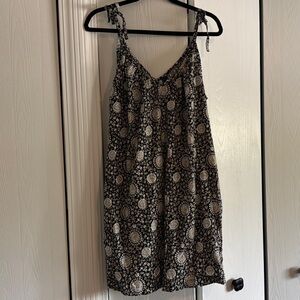 Old Navy Black and White Floral Dress